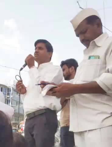 आज बीना कांग्रेस द्वारा बरोदिया नोनागिर की घटना को लेकर अंबेडकर चौराहे पर धरना प्रदर्शन किया गया जिसमें समस्त नागरिक जन उपस्थित रहे
#bina #बीना #सागर #MpCongress #KamalNath #DigvijayaSingh