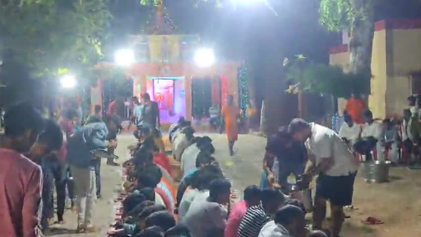 पट्टी के सिविल लाइंस मुहल्ले में #सावन के समापन पर विशाल #भंडारे का आयोजन
#पट्टी #प्रतापगढ़ #भंडारा #न्यूज