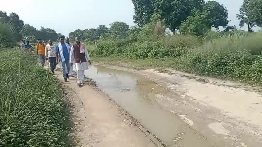 #मऊ जनपद घोसी विधानसभा समाजवादी पार्टी के प्रचार में आदरणीय श्री लोटन राम निषाद जी के साथ जनसंपर्क करते हुए