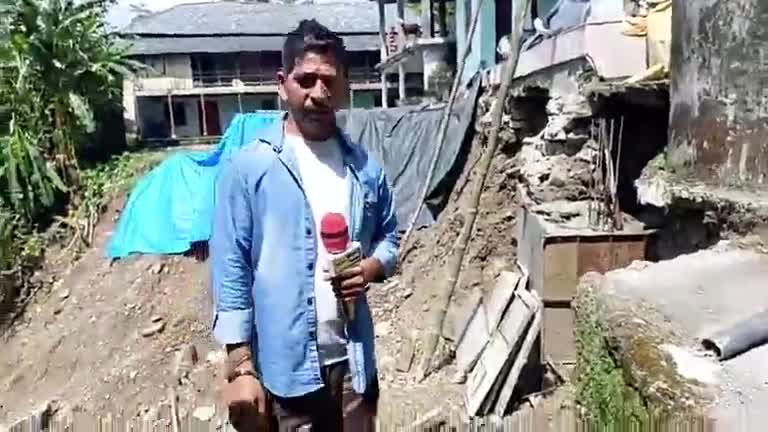 सोहन सिंह गांव सन्हाली ग्राम पंचायत तुल्लाह । लैंडस्लाइडिंग से घर को खतरा । #landslide #khabarkhastv