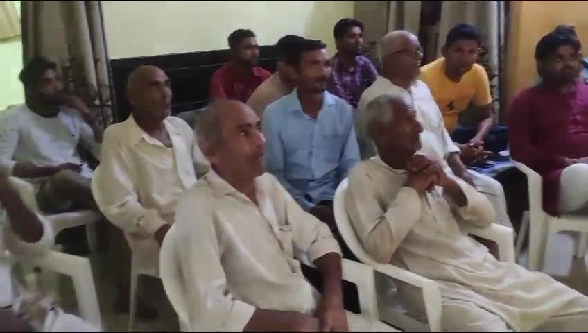 देश के यशस्वी प्रधानमंत्री श्री नरेंद्र मोदी जी की #मन_की_बात कार्यक्रम कार्यकर्ताओं के साथ सुनते हुए 🚩