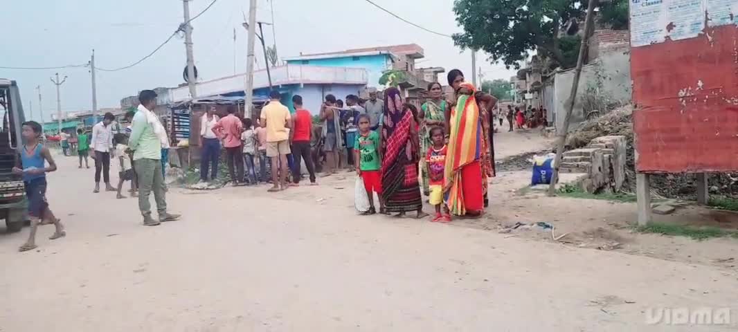 लखीसराय : प्रखंड रामगढ़ चौक बड़हरा गांव में चन्दा कर के J C B से कराया नाले की सफाई #बड़हरा