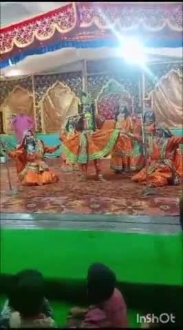 सियाना: नगर के चन्नी वाला शिव मंदिर में कृष्ण जन्मोत्सव पर्व के उपलक्ष्य में रासलीला देखने के लिए उमड़ी श्रद्धालुओं की भीड़
