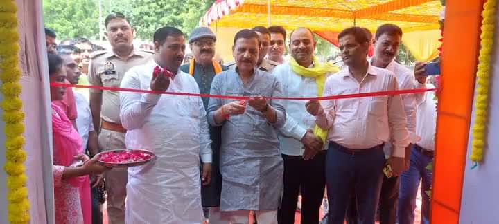 #कौशाम्बी जनपद मुख्यालय #मंझनपुर में उत्तर प्रदेश सरकार की जनकल्याणकारी योजनाओं, नीतियों एवं कार्यक्रमों पर आयोजित प्रदर्शनी का उद्घाटन किया और प्रदर्शनी का निरीक्षण किया।

सभी क्षेत्रवासियों से आग्रह है कि आप सभी इस प्रदर्शनी का