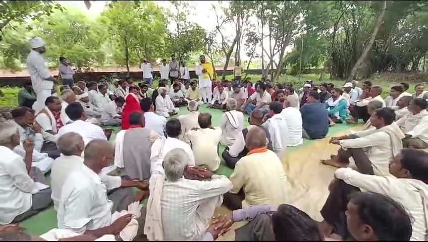 विधानसभा #बहोरीबंद_रीठी_94 में क्षेत्रीय जनप्रतिनिधि की मांग को लेकर तिगवा मंदिर में चौपाल बहोरीबंद की मजबूरी है क्षेत्रीय प्रत्याशी जरूरी है। #जय_जवान_जय_किसान