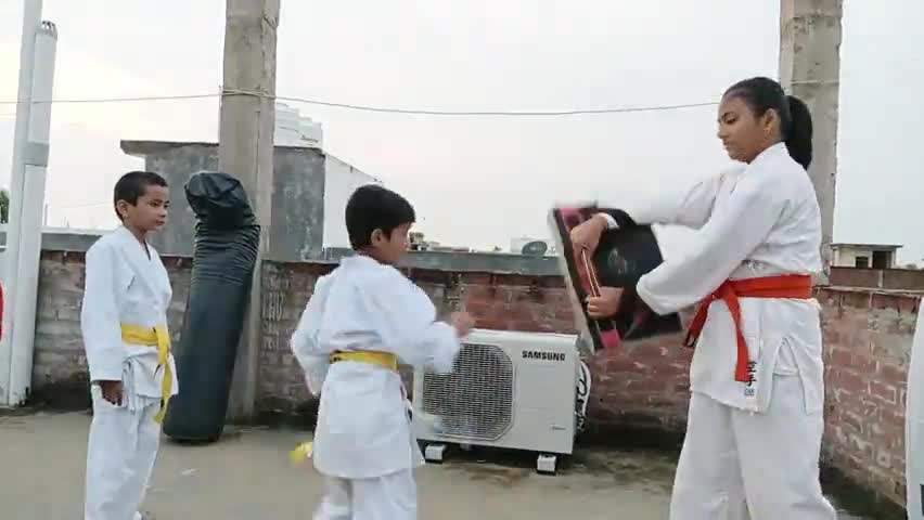 रायबरेली मार्शल आर्ट एकेडमी ओम नगर पीएसी रायबरेली
#karate #martial_art #raebareli