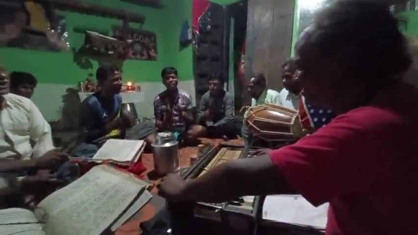 बरघाट के ग्राम बावली में #कृष्ण_जन्माष्टमी के पावन पर्व पर भजन मंडली कार्यक्रम किया गया।
#janmashtmi