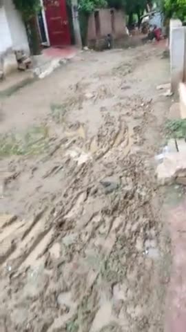 ग्वालियर गिर्द: adarsh nagar, pintopark, mein log ho rahe hain pareshan road or sewage ki wajah se
#nagarnigamgwalior #satishsikarwarmla