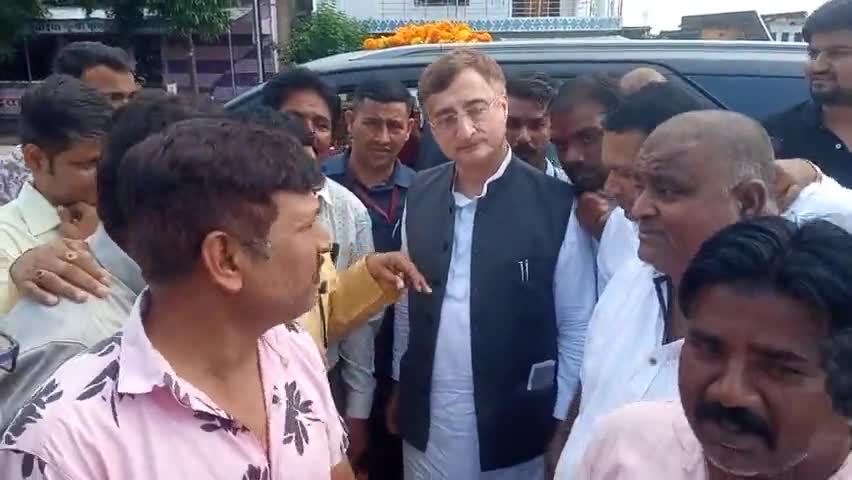 #राज्यसभा_सांसद "श्री #Vivek_Tankha जी" का आगमन आज #शारदा_नगर_रिछाई मे हुआ जहां उनका सभी कांग्रेस जनों ने मिलकर भव्य स्वागत किया ।।