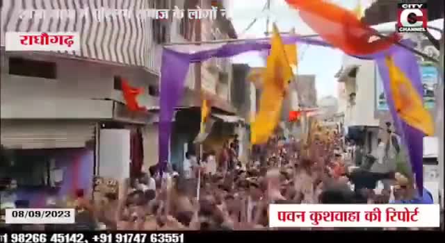 नंद घर आनंद भयो,जय कन्हैया लाल की।
आप सभी को भगवान श्री कृष्ण जन्माष्टमी के पावन पर्व की हार्दिक बधाई एवं शुभकामनाएँ ।
#KrishnaJanmashtami
#Krishna_ashtami_2023