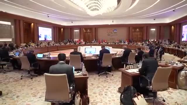 PM ने #G20SummitIndia के समापन सत्र में आधिकारिक तौर पर ब्राजील के राष्ट्रपति लूला डिसिल्वा को #G20 की अध्यक्षता सौंपी।