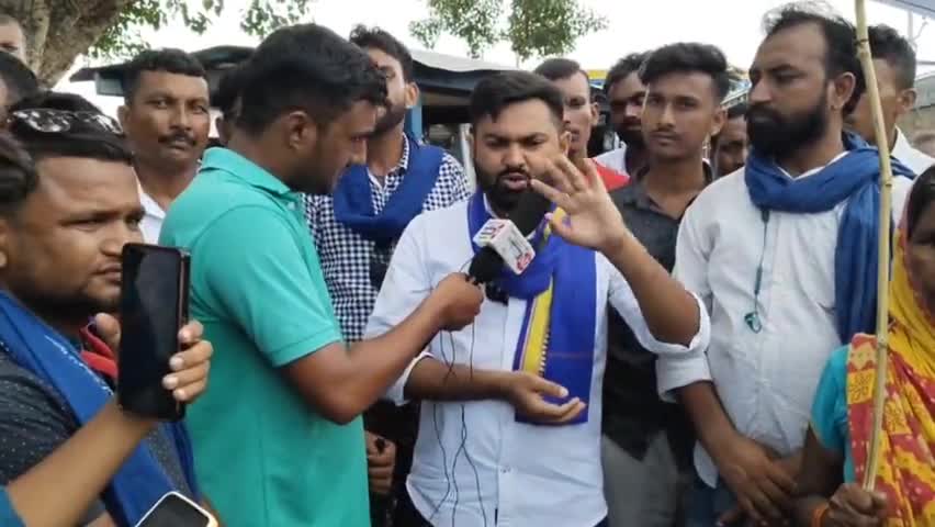 तरहसी: पलामू जिला के तरहसी में जातीवादी CO और सदर एसडीओ के खिलाफ़ भीम आर्मी नेता नागमणि रजक ।।सुनिए ।। #live_news