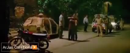 पड़े मुसीबत यार के ऊपर उसका दुःख बंटवा देना !
शीश यार का कटता हो तो अपना सिर कटवा देना !!

#भाईचारा #मैं_नहीं_हम यारियाँ 🤝❣️