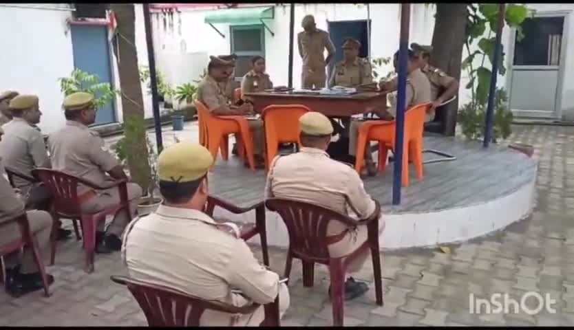 सियाना: कोतवाली परिसर में कोतवाल ने कोतवाली पर तैनात समस्त पुलिस कर्मियों के साथ की बैठक, दिए आवश्यक दिशा निर्देश