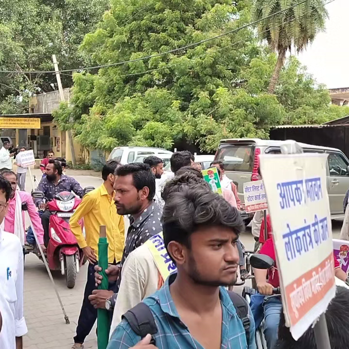 बूंदी: #बूंदी
*आगामी विधानसभा चुनाव 2023
*मतदाता जागरूकता निकाली रैली
*मतदान के प्रति किया जागरूक"#ceorajasthan
