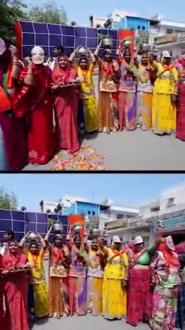 मिट्टी भी चंदन है राजस्थानी...चलो साथ आएं राजस्थान में परिवर्तन लाएं!
#Rajasthan #Maharashtra #Jodhpur #ParivartanYatra #BJPForRajasthan #BJP #ParivartanSankalpYatra #BJPRajasthan #DevendraFadnavis