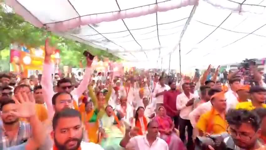 भाजपा राजस्थान परिवर्तन संकल्प यात्रा स्वागत सभा | नसिराबाद विधानसभा.
#Rajasthan #Maharashtra #Nasirabad #ParivartanYatra #BJPForRajasthan #राजस्थान_में_होगा_परिवर्तन #ParivartanSankalpYatra #BJPRajasthan #DevendraFadnavis #BJP
