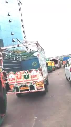 जयपुर: जयपुर - जयपुर में पेट्रोल पंप बंद होने पर लगी भीड़ लोग उमड़े और भारी धूप में खड़े रहे। 
#ajtaknews