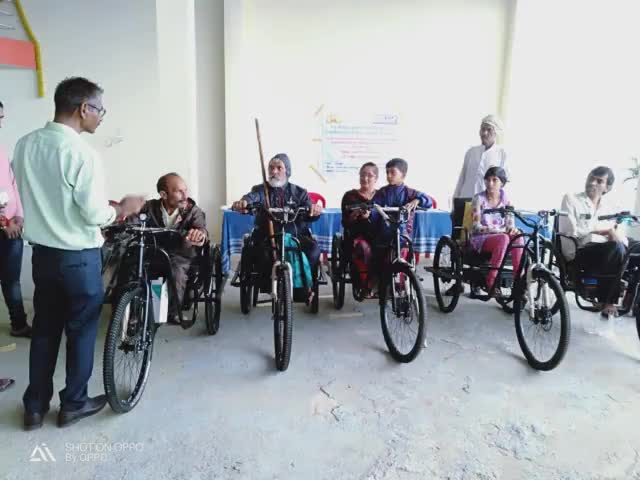 मॉडल ग्राम सावंगी में चयनित दिव्यांगजनों को मिली निःशुल्क ट्राय साइकल ( बैटरी वाली ) Ravindra mankar का प्रयास