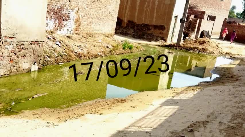 10वे दिन भी वही हाल गली में अतिक्रमण व गदनाली रोकने पर हुऐ गंदे पानी से मकान होने लगा है  खराब ,जगदी. #bignews  #public