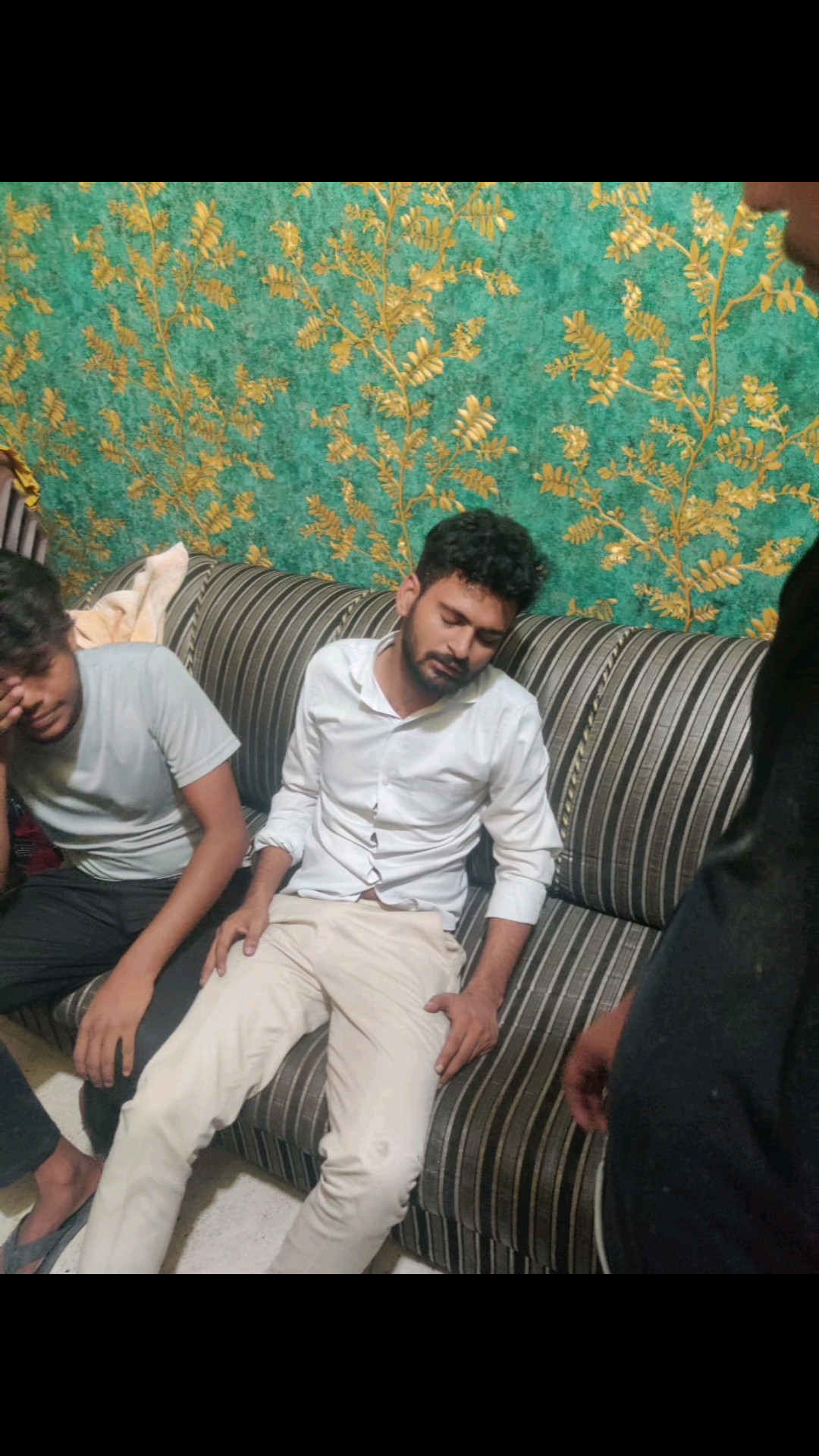 #संभल स्टेशन रोड पर हातिम सराय मोहन तालाब के पास के पास लगे भीषण आग से हुआ बड़ा हादसा मलिक पहुंच सदमे में #shahnawaz