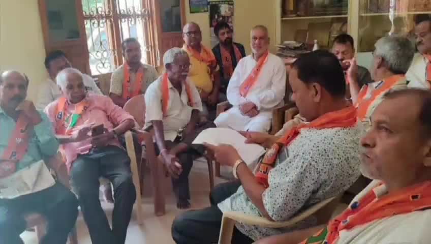 ପୁରୁଷୋତ୍ତମପୁର: ବିଶ୍ବକର୍ମା ଯୋଜନାର ଶୁଭାରମ୍ଭ ସିଧା ପ୍ରସାରଣ ଦେଖିବା ସହ ଆଛୁଲି ଠାରେ ଯୋଜନା ସମ୍ପର୍କରେ ଆଲୋଚନା କଲେ ବିଜେପି ନେତା