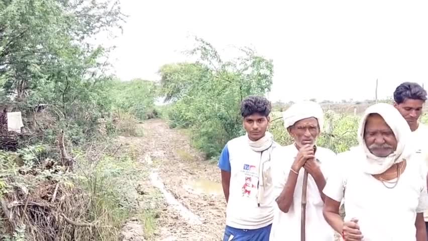 #टोंक की नगरफोर्ट तहसील के नोंदपुरा गांव आजादी के बाद भी रोड़ नहीं है।