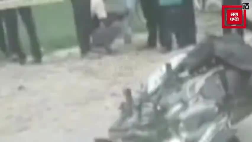 हत्या कर लाश ठिकाने लगाने जा रहा था हत्यारा, ब्रेकर पर फिसली बाइक तो छोड़कर भागे आरोपी
#ayodhyanews