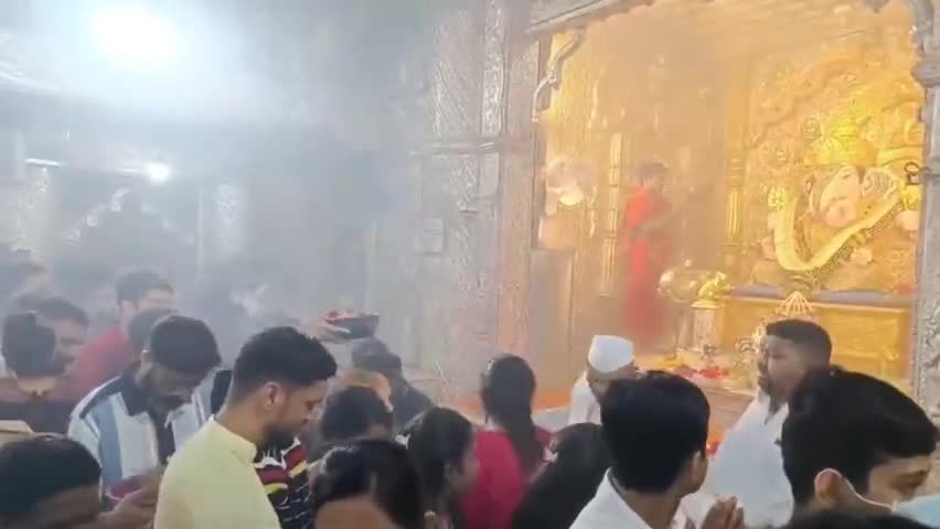 Energetic atmosphere inside Shreemant Dagdusheth Halwai Ganpati Mandir #GaneshChaturthi