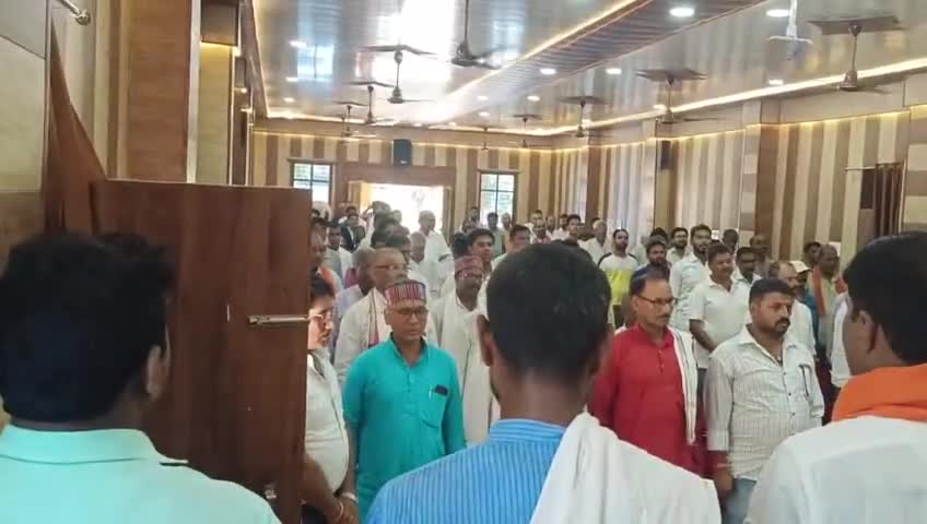 बैतालपुर मण्डल द्वारा आयोजित नवनियुक्त जिलाध्यक्ष भूपेन्द्र सिंह जी के अभिनंदन कार्यक्रम में रहा।
#मोदी_को_फिर_लाना_है