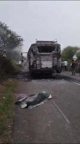 #माला सुनेटी 12 कक्षा का क्षात्र का हुआ निधन बस। चड गई बस को जला दिया 3 घंटे बैठक हुई #
