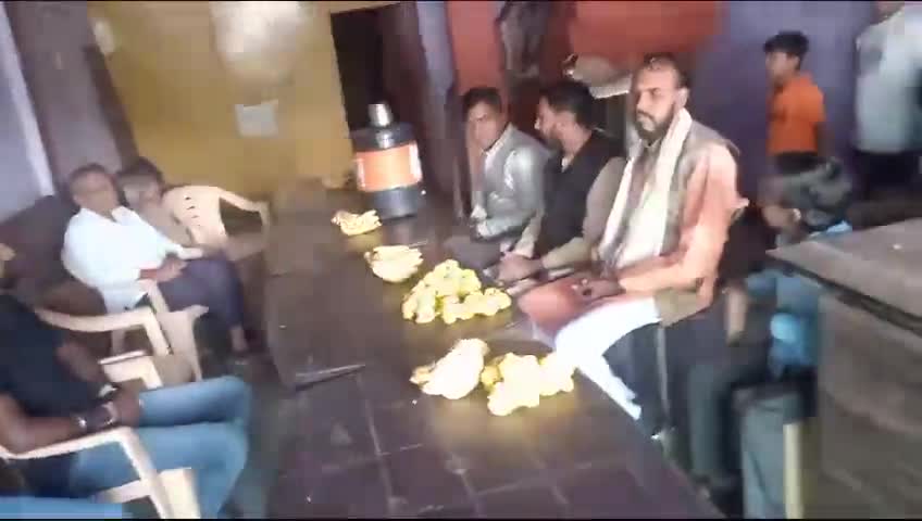 धार: धार नगर में हिंदू राष्ट्रीय दल द्वारा दायित्वों अधिकारियों की मीटिंग किया गया #dhar #dharnews