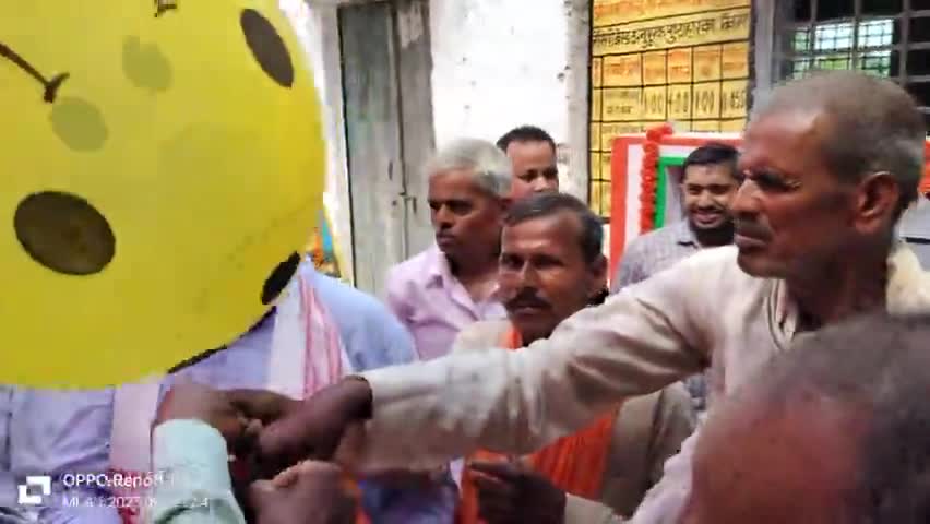 #मेरी_माटी_मेरा_देश अभियान में विधानसभा क्षेत्र #बांगरमऊ की ग्राम पंचायत #सिरधरपुर_एहतमाली (गहर पुरवा) बूथ संख्या 155 में #शिलाफलकम का पूजन करके उपस्थित लोगो को पंच प्रण की शपथ दिलायी एवं लोगो के घरों से पवित्र माटी कलश में संग्रह किया।