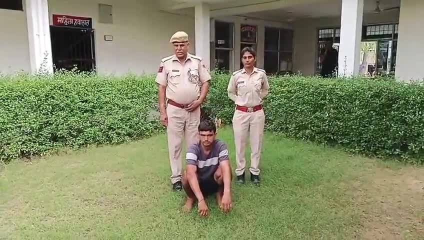 सीकर: #सीकर 
▪️फरार स्थाई वारंटी हिस्ट्रीशीटर महेंद्र उर्फ तेजाराम गिरफ्तार...
#थाना_दांतारामगढ़ 
  #TeamSikarPolice