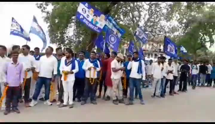 #चंदौली चकिया विधानसभा में आज़ाद समाज पार्टी कांशीराम राष्ट्रीय कोर कमेटी सदस्य, उत्तर प्रदेश महासचिव, एवं पूर्वांचल मुख्य प्रभारी मा. डॉ मोहम्मद आकिब जी का चकिया में जोरदार स्वागत किया गया ।