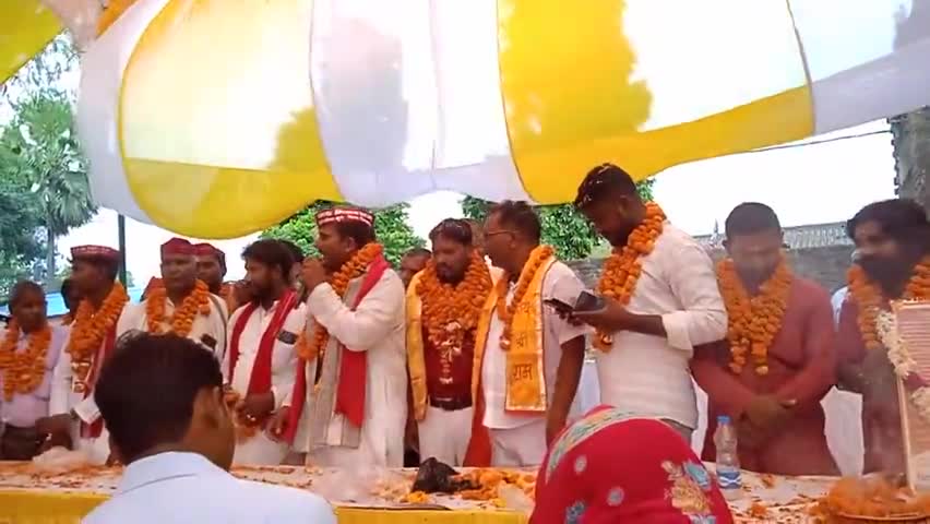 आसाराम निषाद फिर से बने निषाद पार्टी के जिला अध्यक्ष उन्होंने कहा निषादों पर अत्याचार सहन नहीं करेंगे और जनता भी खुश है।