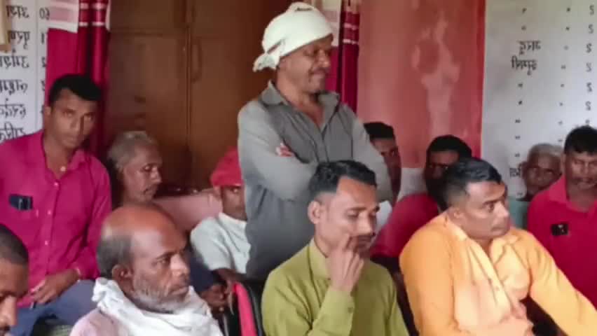 ग्राम पंचायत भवन गोइन्दी में आज वन अधिकार समिति द्वारा एक ग्राम सभा बुलाई गई मुख्य अतिथि अरुण श्रीवास्तव #राजनीतिक