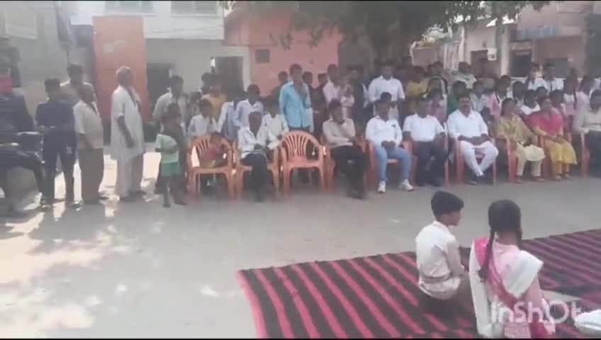 सियाना: मोहल्ला पट्टी डहर में स्कूली बच्चों ने नुक्कड़ नाटक के माध्यम से लोगों को स्वच्छता के प्रति किया जागरूक