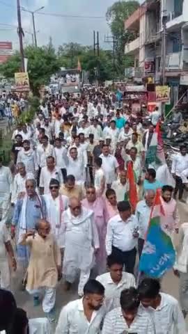 जनाक्रोश यात्रा #रीवा शहर मे रोड सो मे पूर्व जिलाध्यक्ष कांग्रेस त्रियुगीनारायण शुक्ल जी कांग्रेस कार्यकर्ताओ के साथ सामिल हुए।