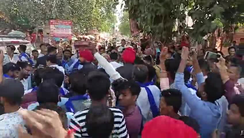 सादड़ी: #संविधान_बचाओ_रैली का #सादड़ी में स्वागत, #आजाद_समाज_पार्टी के अध्यक्ष #चंद्रशेखर_आजाद ने किया रोड शो