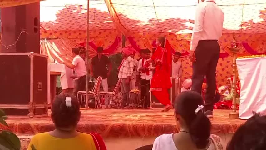 K M College Narwana talent show
के एम कॉलेज नरवाना में टैलेंट शो में गजब के डांस।