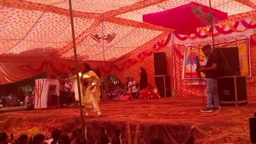 K M College Narwana talent show
के एम कॉलेज नरवाना में टैलेंट शो में गजब के डांस।