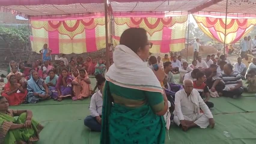 कटंगी विधानसभा कांग्रेस के पठार क्षेत्र महकेपार में हुआ कार्यकर्ता सम्मेलन में एक सुर में स्थानीय प्रत्याशी की उठी मांग।
#_केसर_बिसेन