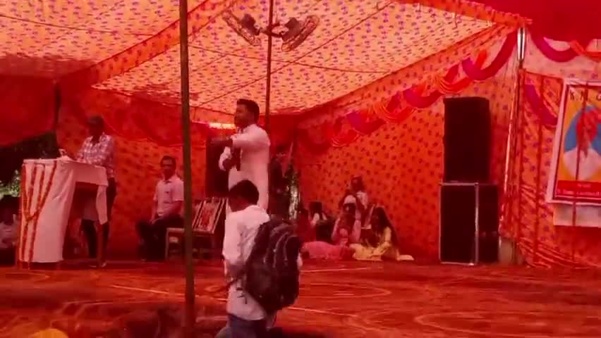 K M College Narwana talent show
के एम कॉलेज नरवाना में टैलेंट शो में गजब के डांस।