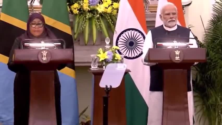 नई दिल्ली

प्रधानमंत्री #नरेंद्रमोदी, तंजानिया की राष्ट्रपति सामिया सुलुहु हसन ने नई दिल्ली में व्यापक वार्ता की। दोनों