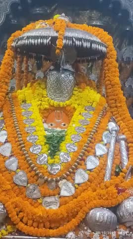 श्री हनुमान_जी_महाराज* जी की *प्रातःकालीन शुभ मंगला श्रृंगार आरती दर्शन। #श्री_हनुमानगढ़ी_अयोध्याधामजी।। 🌺**🌺 श्री हनुमान जी महाराज सबके सकल मनोरथ सिद्ध करें।। स्वस्थ और प्रसन्नचित रखें।🌺🌻
     🌺जय बजरंगबली।🌺