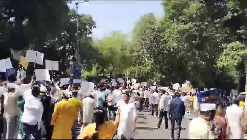 #ED द्वारा #संजय_सिंह की गिरफ्तारी को लेकर #आम_आदमी_पार्टी कार्यकर्ताओं ने #भाजपा मुख्यालय पर किया भीषण विरोध प्रदर्शन