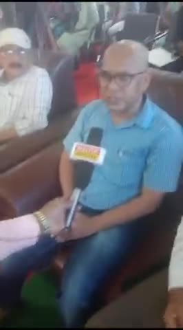 #ITI आईटीआई दरभंगा दीक्षांत समारोह में प्राचार्य द्वारा सभी टापर्स प्रशिक्षणार्थियों को दिया गया सर्टिफिकेट और मेडल