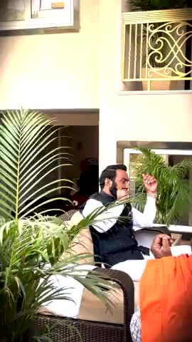 खुद से ही बेहतर बनने का जीवन है संग्राम
सुबह सतत फिर दिन चलता है रात्रि अल्पविराम 🚩🌻
#virendrasightomar #rajputana #karnisena #cgkarnisena #karnisenaparivar #Hindu #hindudharm #Vandemataram