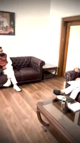 #बस्तर के राजा एवं #करणी_सेना_छत्तीसगढ़ के प्रमुख प्रदेश संरक्षक श्री कमल चंद भंजदेव जी से सौहार्दपूर्ण मुलाक़ात कर उन्हें #यथार्थ_गीता भेंट की।